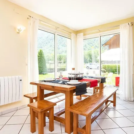 Maison 8 Personnes Au Coeur De La Vallee Du Louron Holiday home *